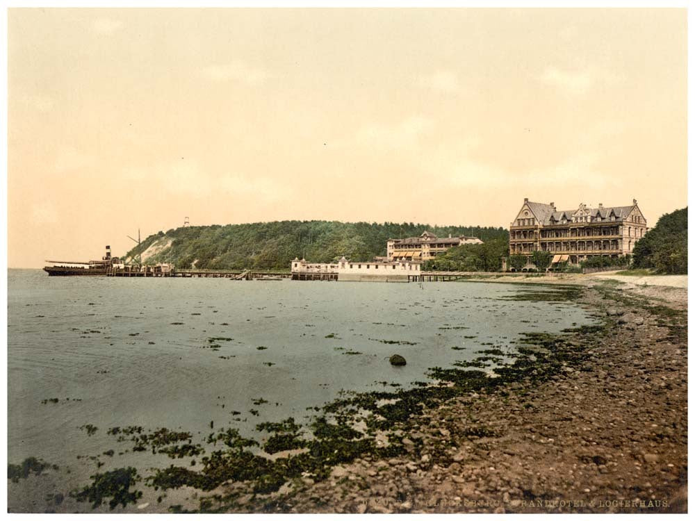 The beach and hotel, Glucksburg, Schleswig-Holstein, Germany 0400-3614