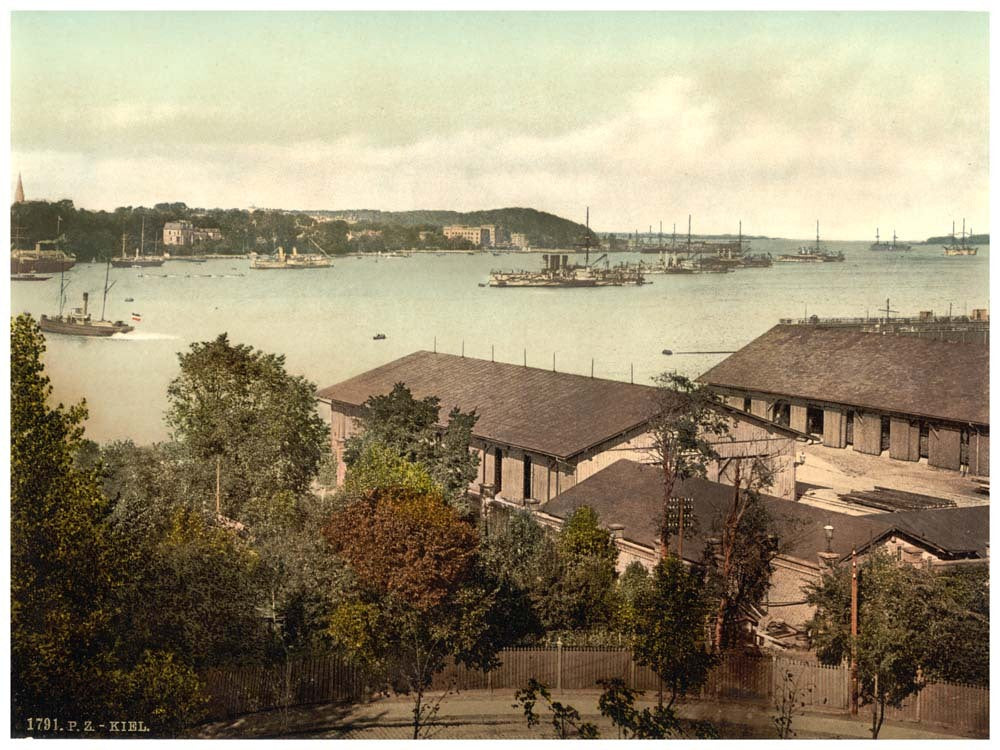Showing war ships, the harbor, Kiel, Schleswig-Holstein, Gremany 0400-3623