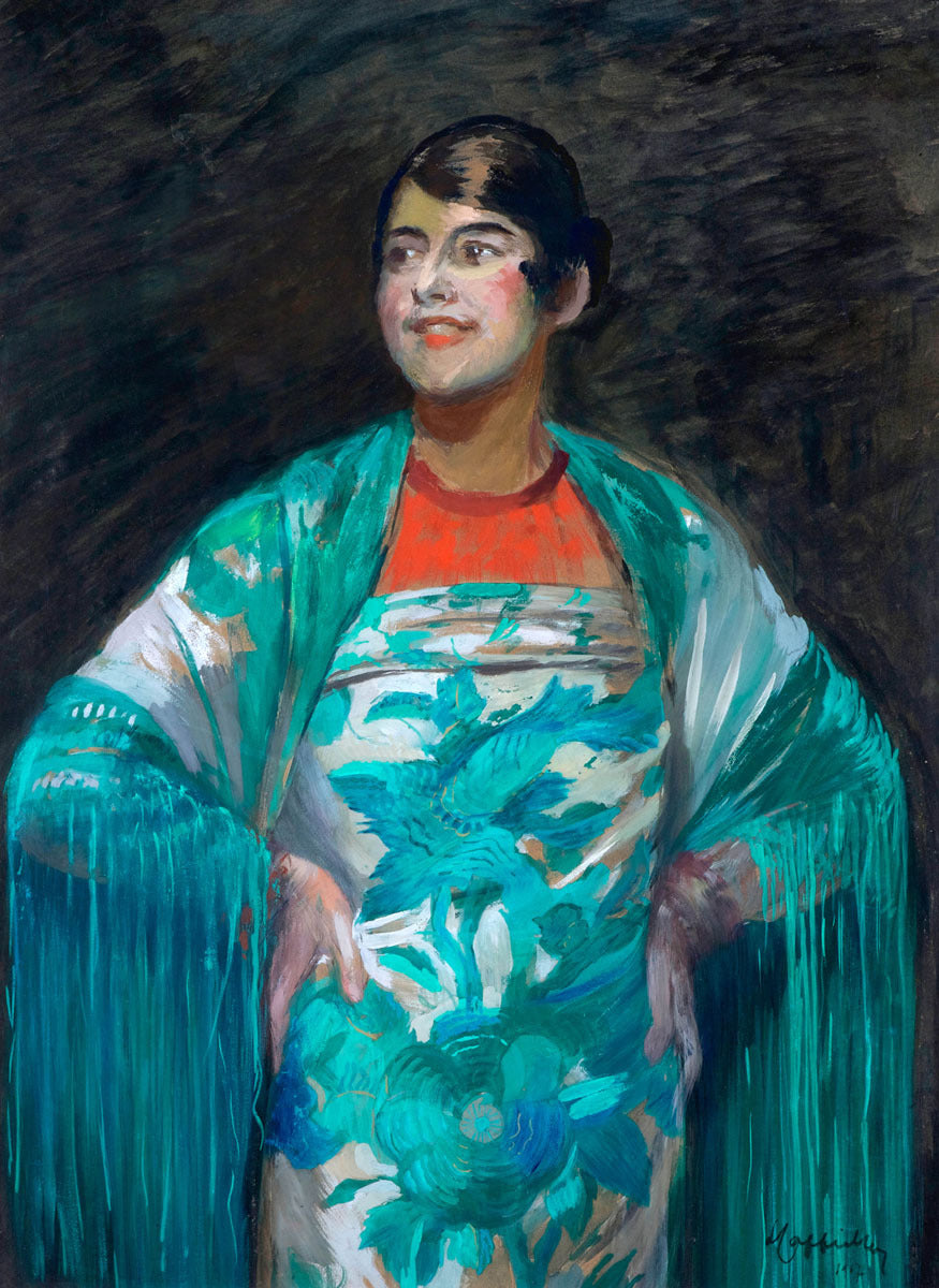 Woman wearing shawl 0003-7315