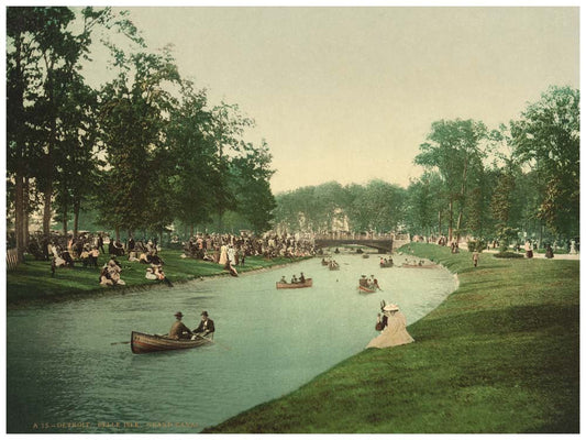 Detroit. Belle Isle, Grand Canal 0400-2240