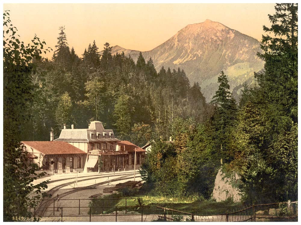 The railway station, Brunig, Bernese Oberland, Switzerland 0400-4647