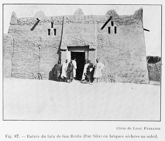 Entrée du tata de Goz Beïda (Dar Sila) en briques séchées au soleil.