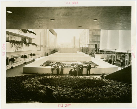 General Motors - Building - Interior concourse