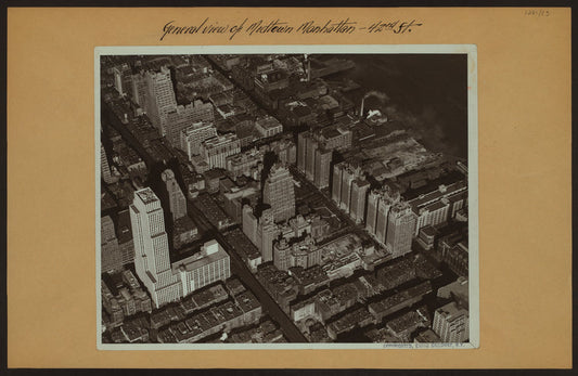 General view - Midtown Manhattan - 42nd Street - [News Building.]