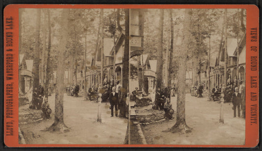 View of the cottages at Round Lake.