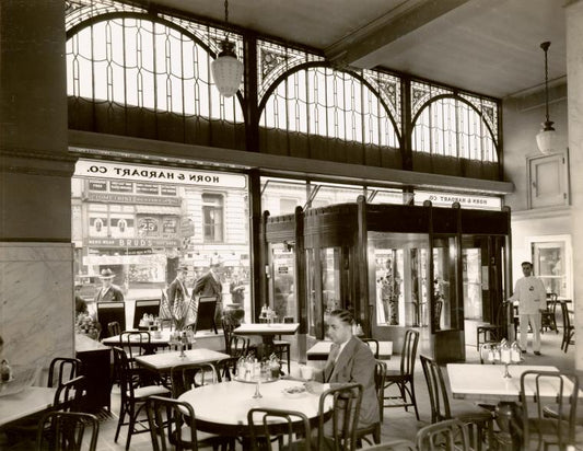 115 East 14 St. Revolving door installed. Feb. 1, 1935.