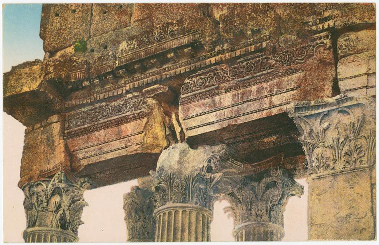 Baalbek: Frises de la façade du Temple de Bacchus