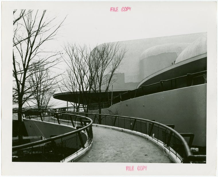General Motors - Building - Walkway