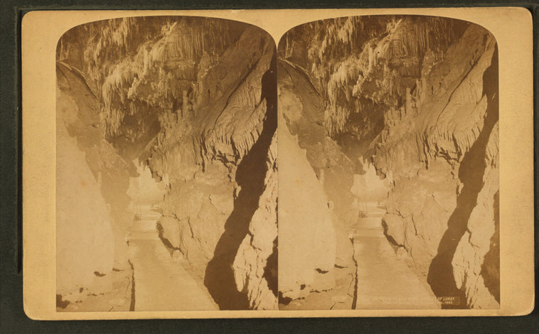 Entrance to ball-room, Caverns of Luray.